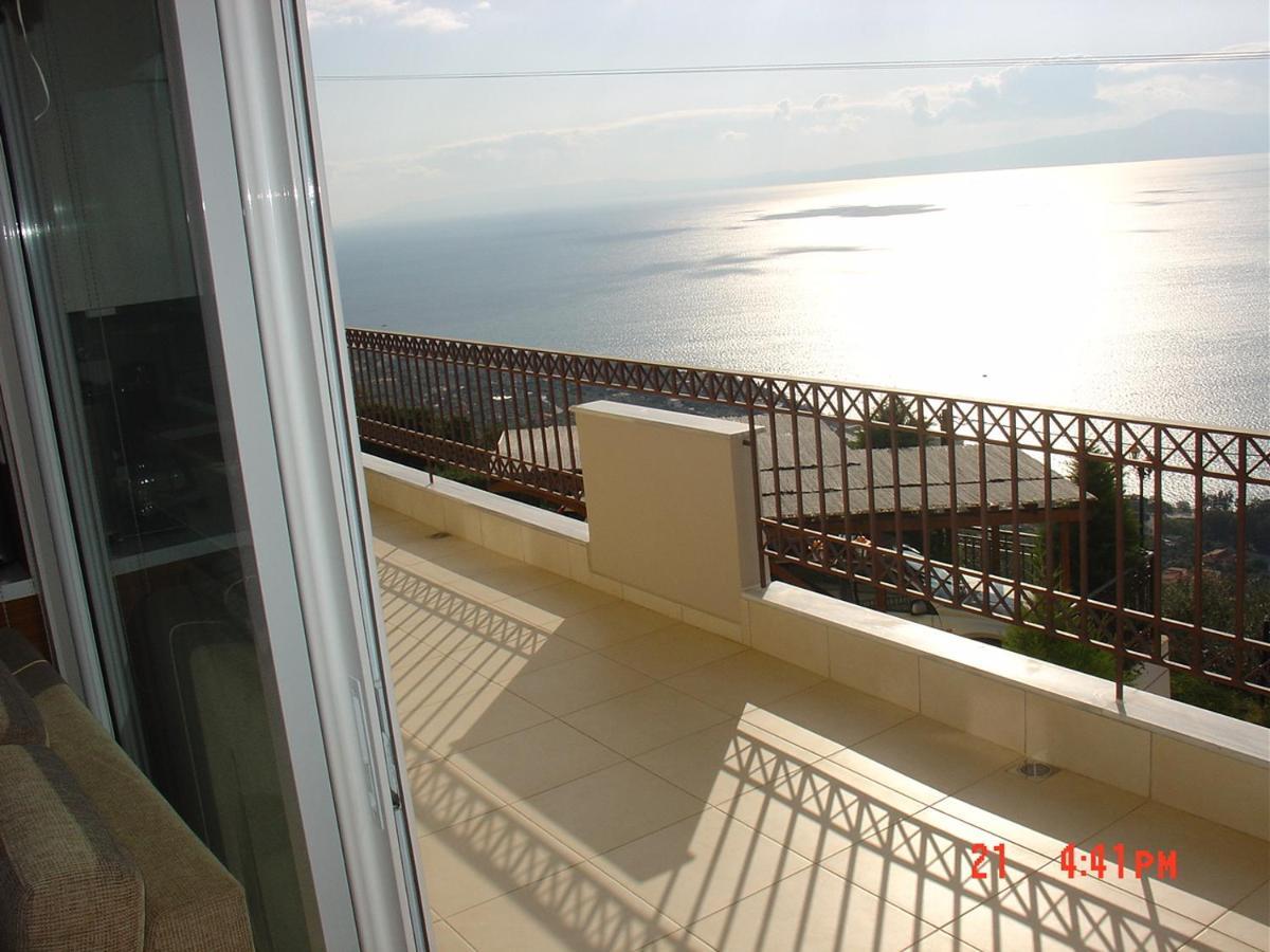Verga First Floor Apartment Bagian luar foto