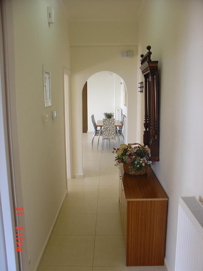 Verga First Floor Apartment Bagian luar foto